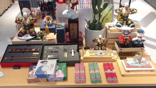 芳華紀元沉香產品正式入駐唐寧書店