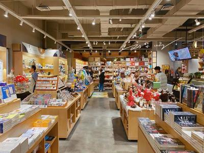 吉林長春有一家24小時書店,就在市中心,游客深夜去卻發(fā)現(xiàn)關(guān)著門